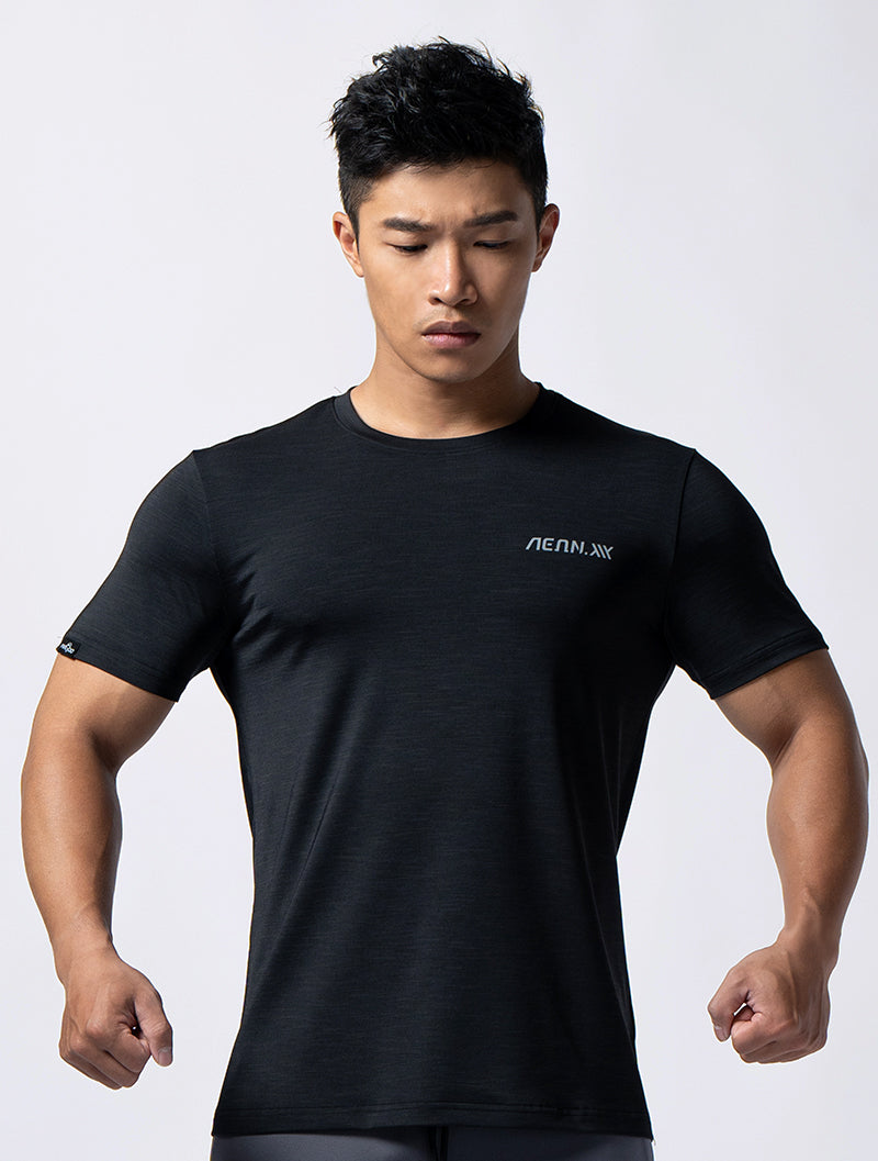 Satin dyed functional short-sleeved training top (black)